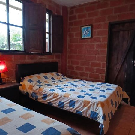 Hosteria Sapos Y Ranas Milpe Bagian luar foto