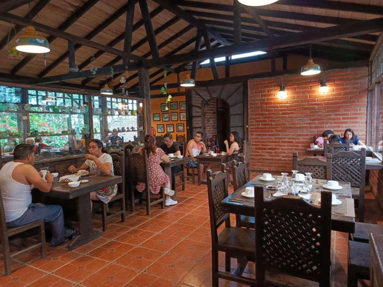 Hosteria Sapos Y Ranas Milpe Bagian luar foto