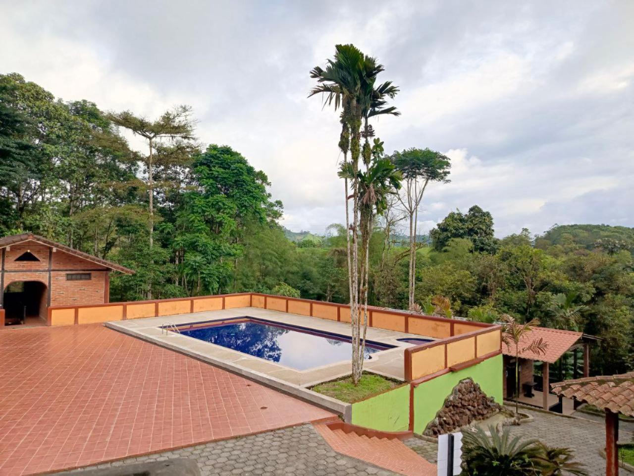 Hosteria Sapos Y Ranas Milpe Bagian luar foto